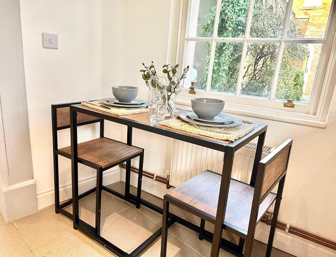 Cosy One Bedroom Apartment Trowbridge Luaran gambar